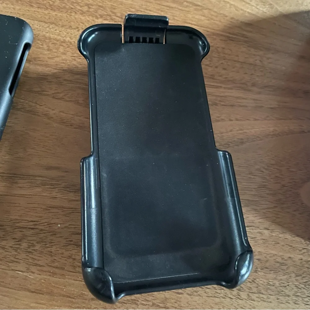 Platinum iPhone 7 protective case with holster